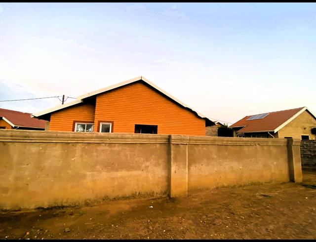 2 BEDROOM HOUSE FOR SALE IN EVATON WEST